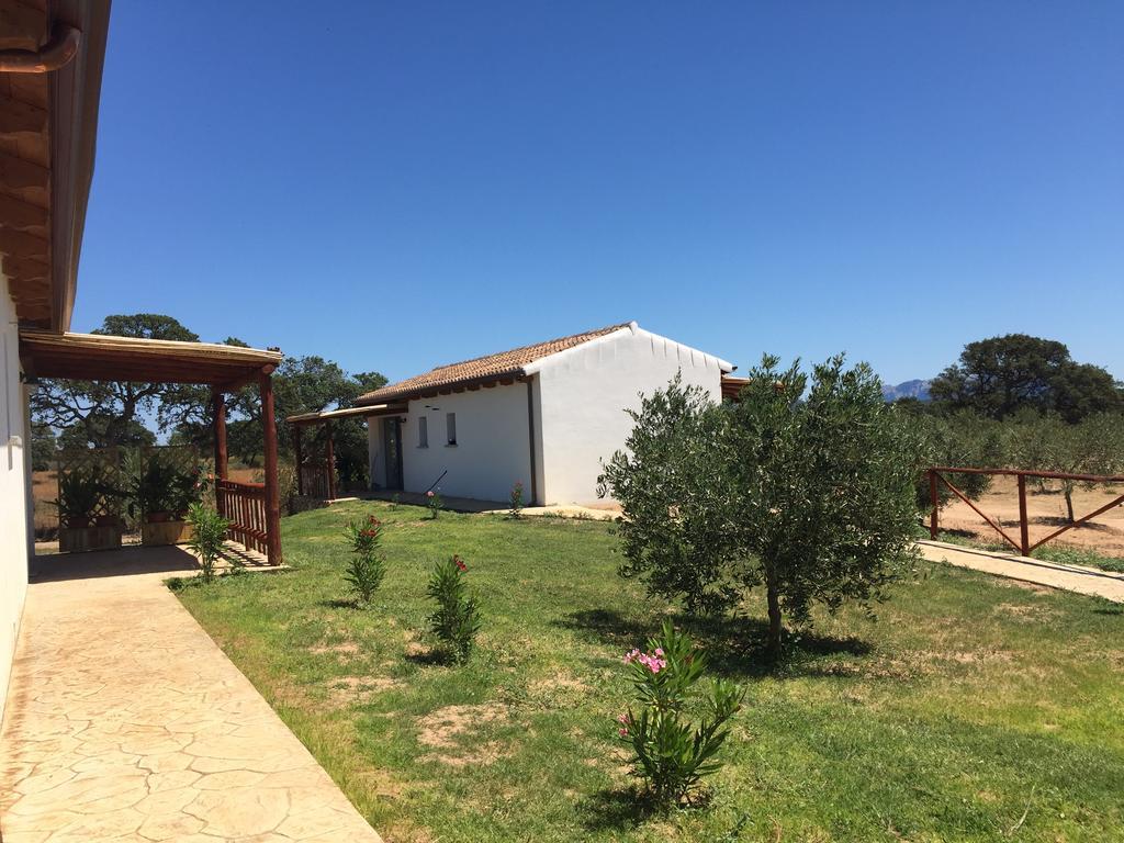 Agriturismo Mieleamaro Vila Olbia Exterior foto