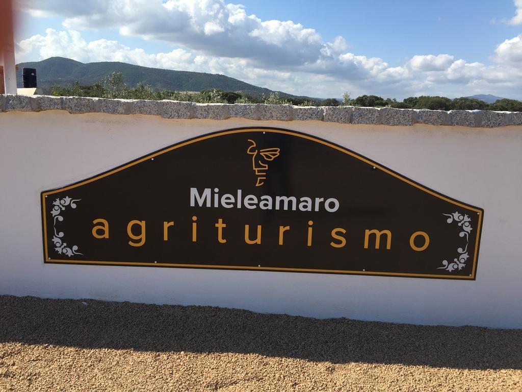 Agriturismo Mieleamaro Vila Olbia Exterior foto