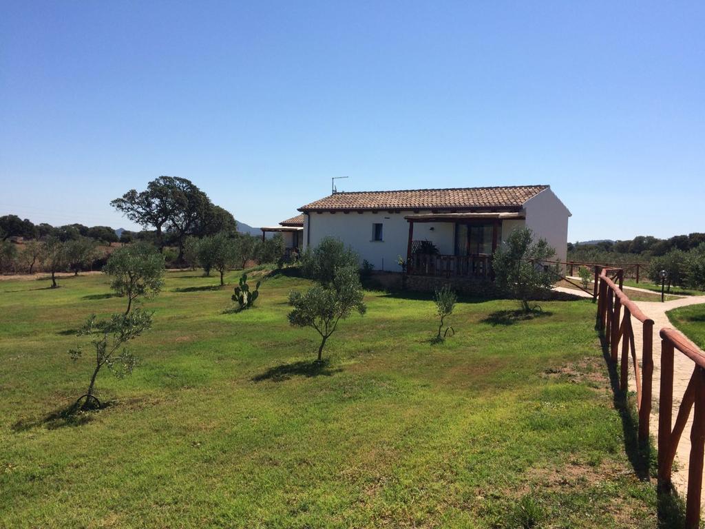 Agriturismo Mieleamaro Vila Olbia Exterior foto