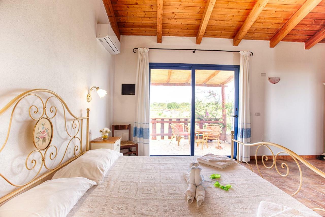 Agriturismo Mieleamaro Vila Olbia Exterior foto